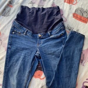 H&M maternity jeans, size M, denim, only back pockets, minimum wear and tear.